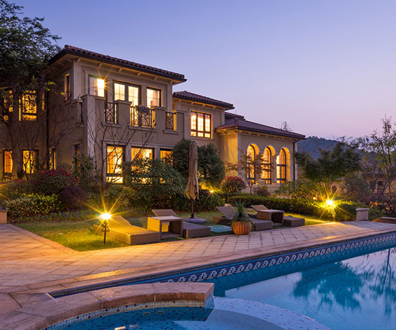 South Florida luxury home with pool